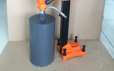 磁力鉆磁性減弱或者無磁性是由什么原因造成的？